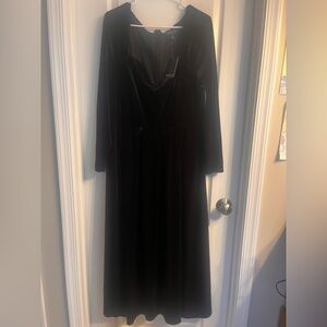Eloquii Velvet Long Sleeved Formal‎ Dress Great Neckline Size 14